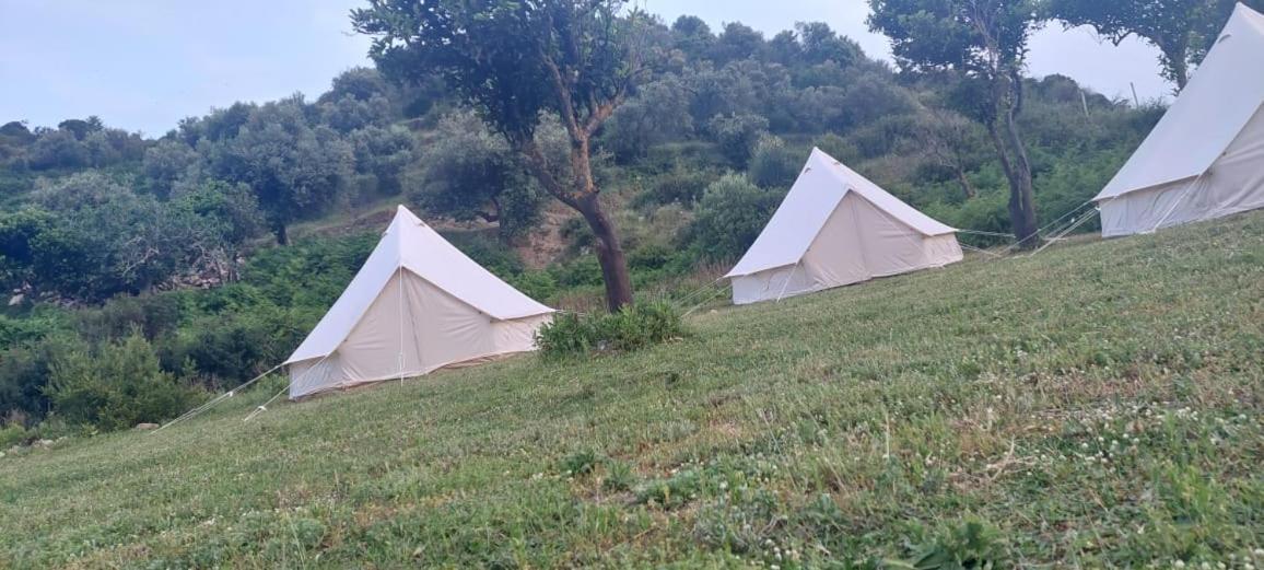 Riverside Bunec Camping Piqeras Bagian luar foto