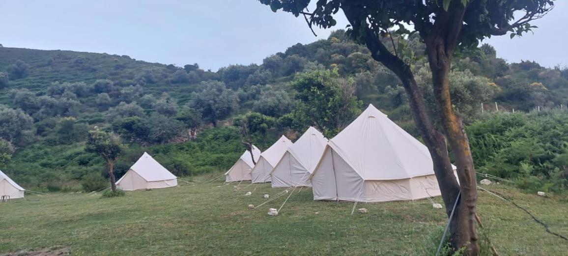 Riverside Bunec Camping Piqeras Bagian luar foto